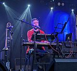 Matt Benson entertains the home crowd at Blues on the Bay. Photograph: Clive Price - Blues on the Bay 2026