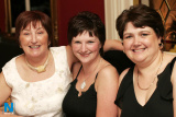 Marie McDonnell, Clontigora; Nicola Cotter, Cooley and Jackie Ward, Blackpool out for the night at the Granvue House Hotel, Omeath. - Flagstaff CSC Dinner, Granvue House Hotel, June 2007