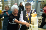 Pat and Jack Murphy cut the cake at the Jack Murphy Jewellers 50th Celebrations. Photograph: Columba O'Hare/ Newry.ie - Jack Murphy Jewellers 50th Anniversary 2022