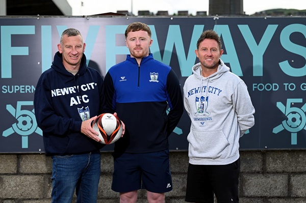 Stuart King and Ryan Moffatt with new signing Caolan Marron.Photograph: Brendan-Monaghan