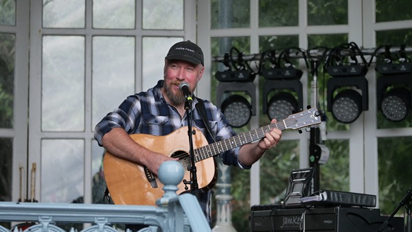 Matt McGinn on the Bandstand at Wake the Giant
