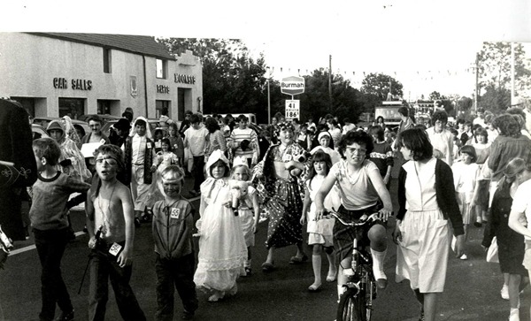 Fancy dress competition entrants and spectators at the South Armagh Festival parade in Camlough, 1984.  Newry Reporter Collection, Newry & Mourne Museum Collection