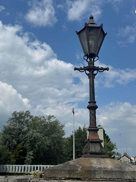 The restored gaslight at Dublin Bridge. Courtesy of the author