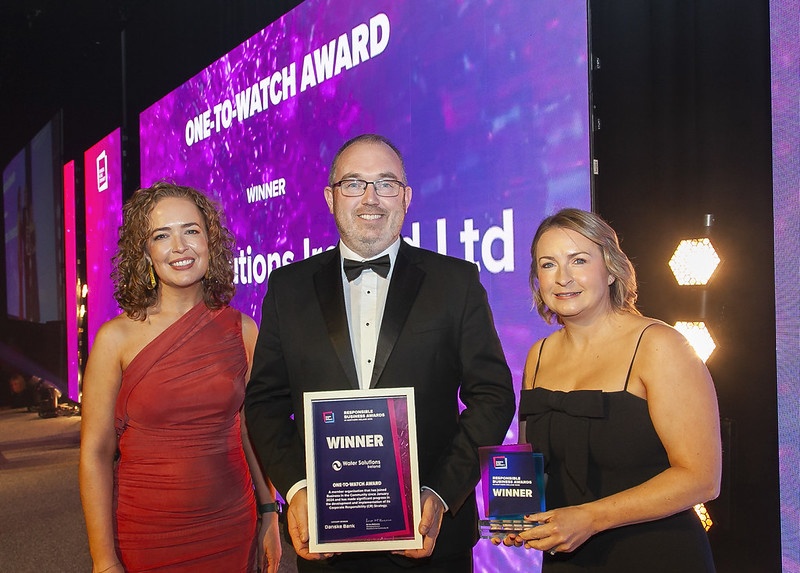 Water Solutions Ireland Contracts Director, Patrick Cunningham is presented with the award