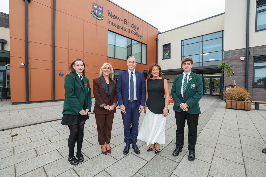 Education Minister Paul Givan pictured at New-Bridge Integrated College with Principal Hilary Harbinson, previous Principal Anne Anderson and head girl and head boy.   