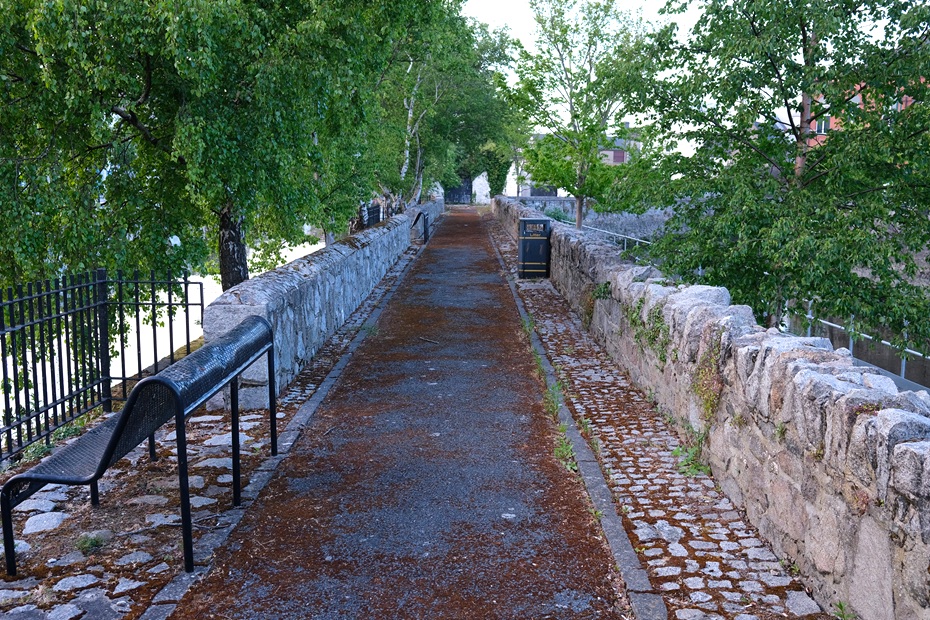 This route could potentially be refreshed as part of the inner city greenway proposal. 