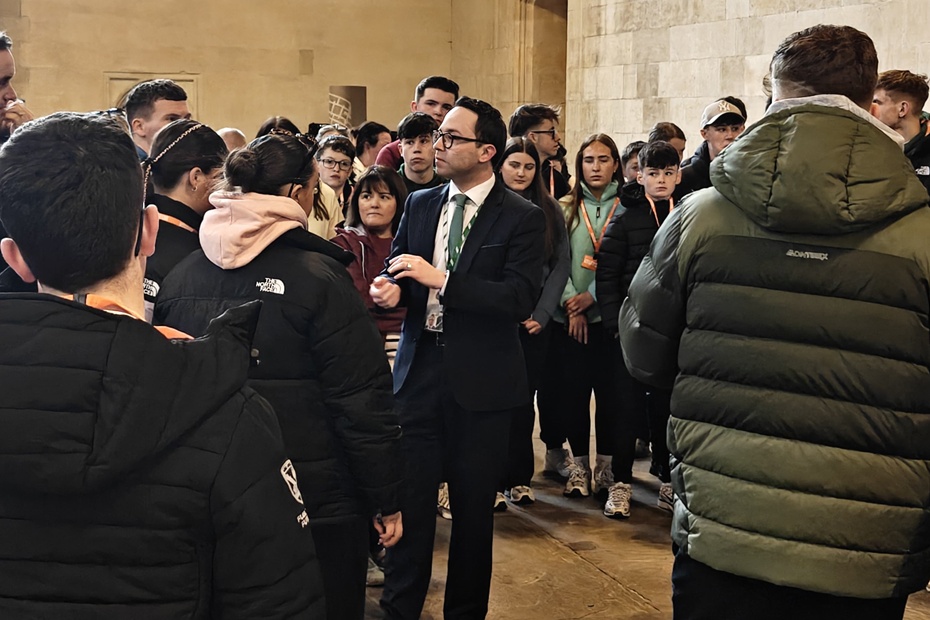 MP Dáire Hughes chats to some of the St Paul's visitors in Westminster.