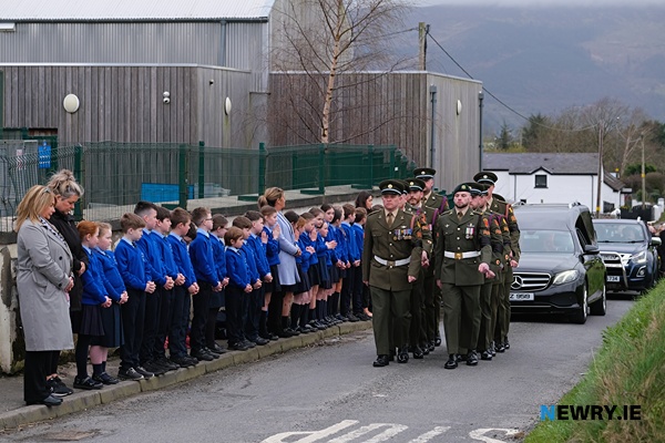 Killean PS pupils and staff form a Guard of Honour.