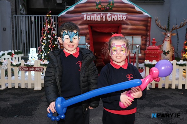 Getting into the festive mood at the new Clanmil Housing development at Merchants Quay in Newry. Photograph: Columba O'Hare/ Newry.ie 