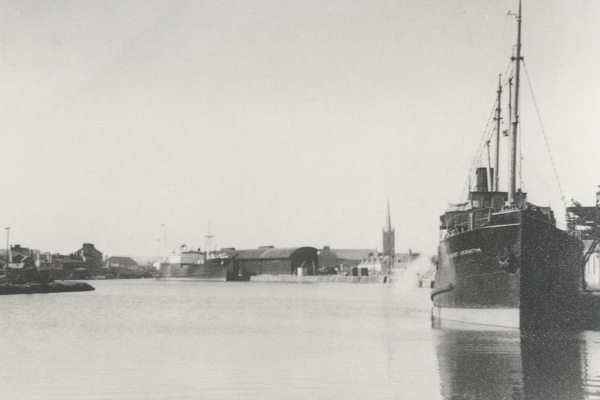 Photograph of Albert Basin, Newry, 1940’s showing the scene of the Richard Hollywood rescue. Photographer credit: Dr Myles Gilligan. Newry & Mourne Museum collection.   