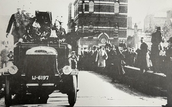 Fire Engine on Monaghan Street Bridge, 1929 (image take from Newry Reminiscence and Recall Project)
