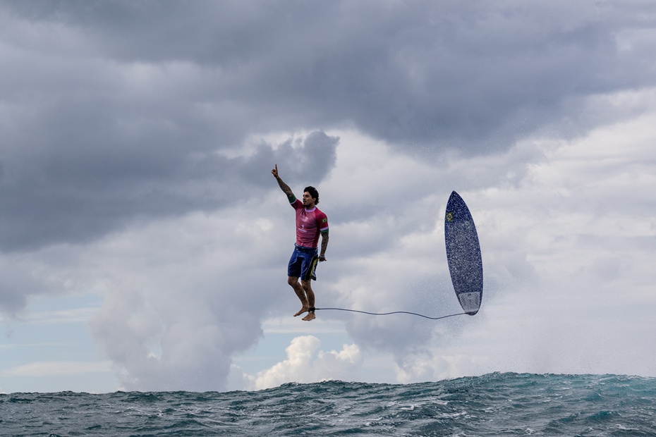 Jerome Brouillet - Golden Moment the winner of the 2024 World Sports Photography Awards.