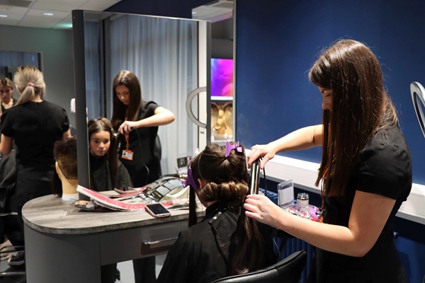 Hairdressing demonstration at SRC’s Newry campus open day.