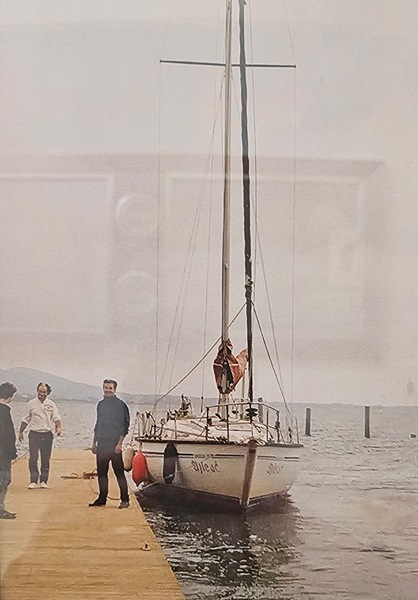 Padhraic (in white) tieing up his boat to the first pontoon in Carlingford Marina