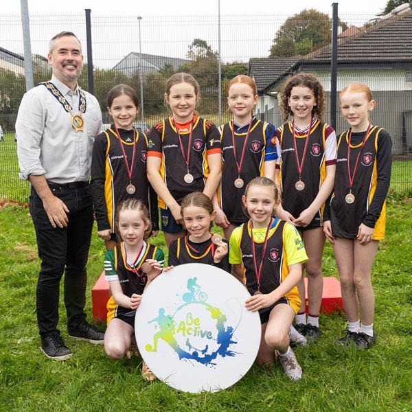 St Patricks Primary School, Crossmaglen pupils who came third within the Girls’ Team’s category. Included is Newry, Mourne and Down District Council Chairperson, Cllr Philip Campbell.