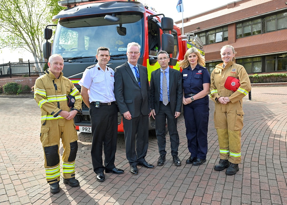 Health Minister Mike Nesbitt and DAERA Minister Andrew Muir pictured with Firefighter Ray Glynn, Assistant Chief Fire & Rescue Officer Marcus Wright, Watch Commander Michaela Corr and Crew Commander Sheena McKieverigan from NIFRS.
