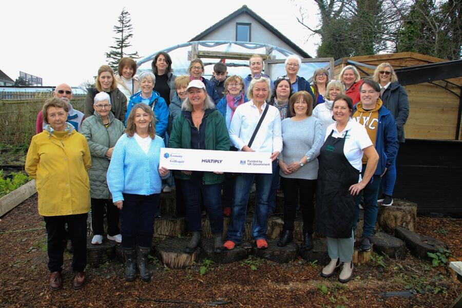 Crotlieve District Electoral Area Officer, Nicola Whyte, third from left front,  paid a visit to Green Spaces Community Growing project with Multiply Programme funding for a food, nutrition and recipe workshop by Mourne Food Adventures. 