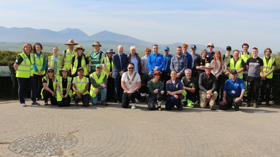 Newry, Mourne and Down District Council Chairperson, Councillor Pete Byrne with staff and students from CAFRE’s Greenmount Campus and Teagasc’s College of Horticulture National Botanic Gardens in Glasnevin, along with Castlewellan Forest Park Warden, Joleen McKinney, Head Gardener, Alwyn Sinnamon and the Gardening team. 