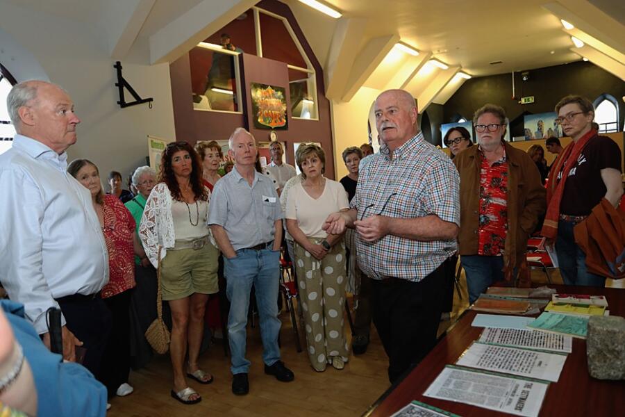 Séamus MacDháibhéid speaks to the audience at the event.  Séamus has been promoting Oriel connections for several years and has a particular interest in local history. Photograph: Lorraine Teevan. 