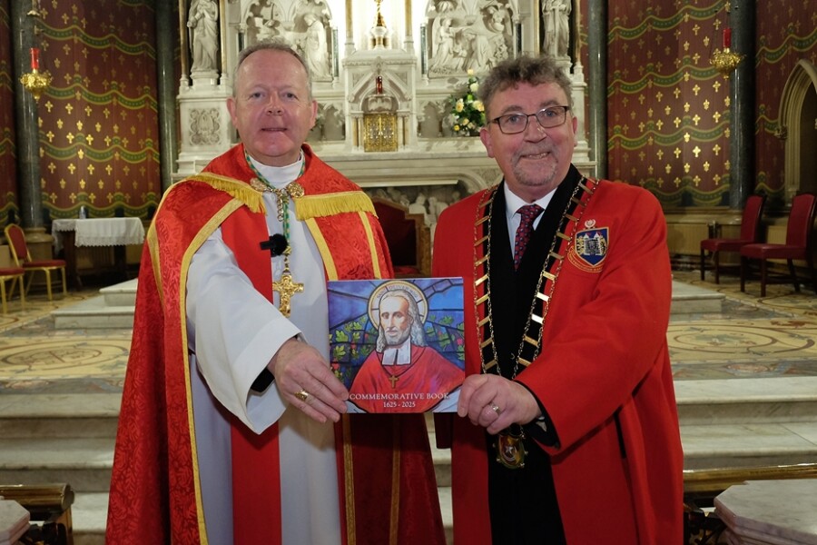 Archbishop Eamon Martin and Mayor of Drogheda Paddy McQuillan at the Launch of Oliver Plunkett 400  12 February 2025 St Peter's Church Drogheda. Photograph: LiamMcArdle.com