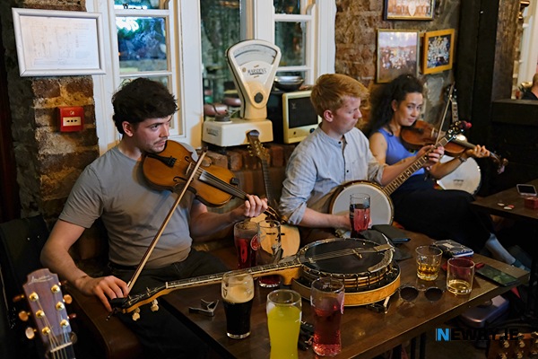 A session in Nan Rices. Photograph: Columba O'Hare/ Newry.ie 