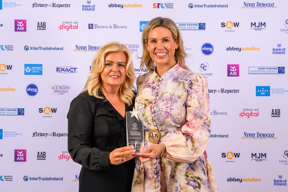 Sarah McAvoy from The Whistledown Hotel won the Best Businesswoman Award at the Newry Chamber Greater Newry Business Awards. Gemma Murphy, Jack Murphy Jewellers, sponsor, is pictured presenting Sarah with her award. Photograph: Colum Lynch Photography
