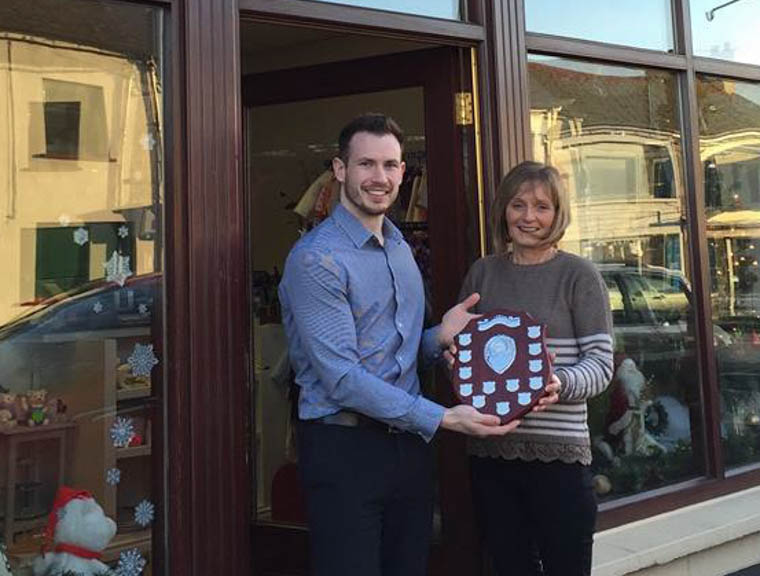 Newry Junior Chamber President, Ryan Sheppard who was the winning Captain for the Rathfriland Team last year, presented with the winning trophy by Rathfriland Hospice Shop Supervisor, Andrea Wilson. Newry Junior Chamber President, Ryan Sheppard who was the winning Captain for the Rathfriland Team last year, presented with the winning trophy by Rathfriland Hospice Shop Supervisor, Andrea Wilson.