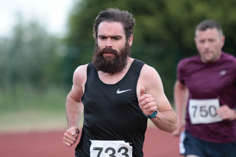 Mark Malone leading the 3,000m at Drogheda 