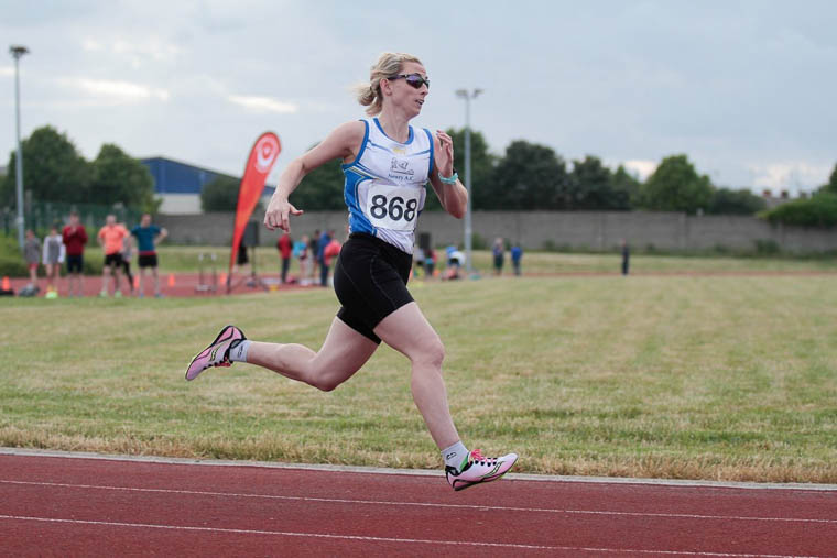 Sarah Jane Beattie running 400m in Drogheda