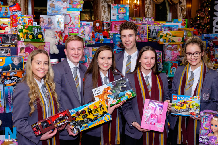 Newry High School prefects and pupils who helped at the Newry Business Charity Christmas Dinner. Photograph: Columba O'Hare/ Newry.ie Newry High School prefects and pupils who helped at the Newry Business Charity Christmas Dinner. Photograph: Columba O'Hare/ Newry.ie