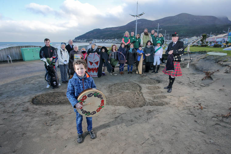 Newry, Mourne and Down District Council Chairman, Councillor Mark Murnin launches this year's Giant Adventure festivals along with representatives from some of the events happening across Newry, Mourne and Down this year. Back Row: Representatives from Dundrum Rowing Club representing the Strangford Lough Skiffie Festival alongside ‘Saint Patrick’ Marti Burns, Magnus Vikings Association. Front Row: Assistant Pro Adam Mulhall, Newry, Mourne and Down Summer Golf Trophy; Aileen McVey, Mourne International Walking Festival; Simon Grant and Myrtle Bradley, Maiden of the Mournes festival; representatives from Newcastle Chamber of Commerce, characters from Premier Circle representing Hallowtides and community Hallowe’en events and ‘Moss’, fairy from Footsteps in the Forest; Chairmand, Councillor Mark Murnin, Catriona Rice, Cara Maginn and representatives from Newcastle CCE, Ulster Fleadh; Ian Burrows, RSPBNI Ulster Pipe Band Championship; Ash-Lèe Brown, Downpatrick Race Course for Down Time festival and Rian McShane, Newry, Mourne and Down Golf Junior Trophy. Newry, Mourne and Down District Council Chairman, Councillor Mark Murnin launches this year's Giant Adventure festivals along with representatives from some of the events happening across Newry, Mourne and Down this year. Back Row: Representatives from Dundrum Rowing Club representing the Strangford Lough Skiffie Festival alongside ‘Saint Patrick’ Marti Burns, Magnus Vikings Association. Front Row: Assistant Pro Adam Mulhall, Newry, Mourne and Down Summer Golf Trophy; Aileen McVey, Mourne International Walking Festival; Simon Grant and Myrtle Bradley, Maiden of the Mournes festival; representatives from Newcastle Chamber of Commerce, characters from Premier Circle representing Hallowtides and community Hallowe’en events and ‘Moss’, fairy from Footsteps in the Forest; Chairmand, Councillor Mark Murnin, Catriona Rice, Cara Maginn and representatives from Newcastle CCE, Ulster Fleadh; Ian Burrows, RSPBNI Ulster Pipe Band Championship; Ash-Lèe Brown, Downpatrick Race Course for Down Time festival and Rian McShane, Newry, Mourne and Down Golf Junior Trophy.