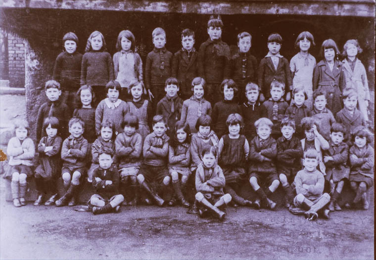 Pupils at St. Patrick’s Church of Ireland School, Stream Street, Newry c. 1930s Courtesy of William McAlpine Pupils at St. Patrick’s Church of Ireland School, Stream Street, Newry c. 1930s Courtesy of William McAlpine