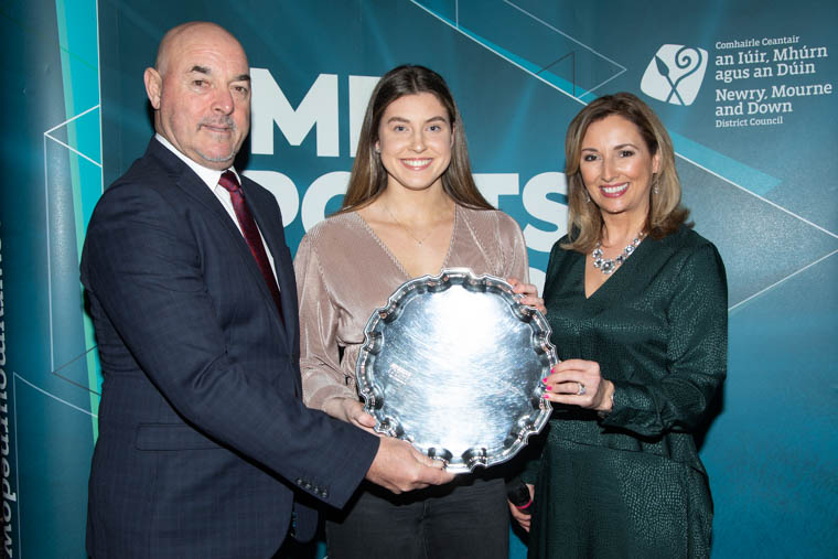Special guest Bruce Grobbelaar presents the Senior Sportsperson of the Year 2019 award to Kate O’Connor, Irish National Team Athletics/Heptathlon. Included is awards host Claire McCollum.