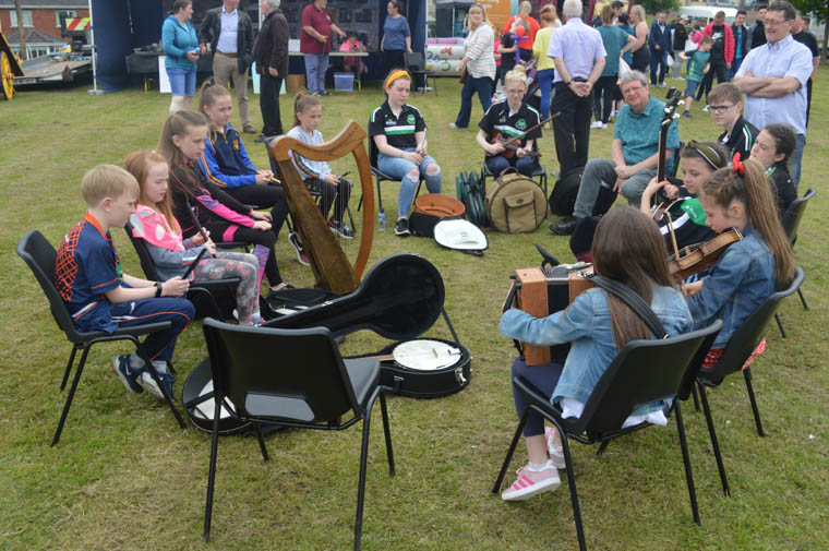 Live Music performed by the Traditional Arts Partnership – South Armagh Live Music performed by the Traditional Arts Partnership – South Armagh