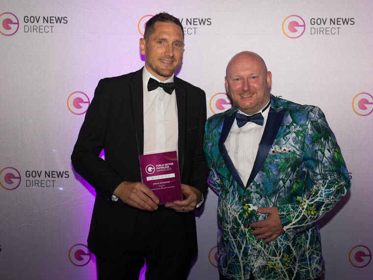 Mark Toal, Head of Technology and Innovation for the Southern Health and Social Care Trust has received the ‘Special Recognition Award’ at the recent UK wide Public Sector Paperless Awards – pictured receiving his prize from sponsor Mark Hoole, Wacom. Mark Toal, Head of Technology and Innovation for the Southern Health and Social Care Trust has received the ‘Special Recognition Award’ at the recent UK wide Public Sector Paperless Awards – pictured receiving his prize from sponsor Mark Hoole, Wacom.