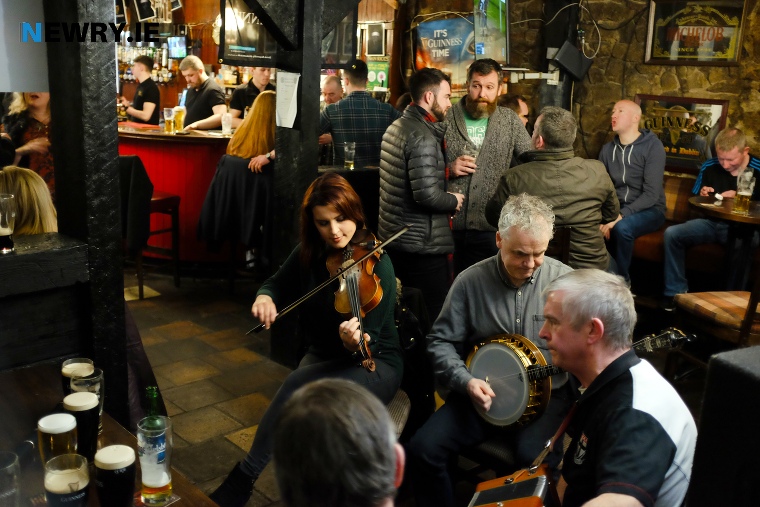 Bars could be allowed to stay open to 3am if new legislation currently going through the Assembly is passed. Photograph: Columba O'Hare 