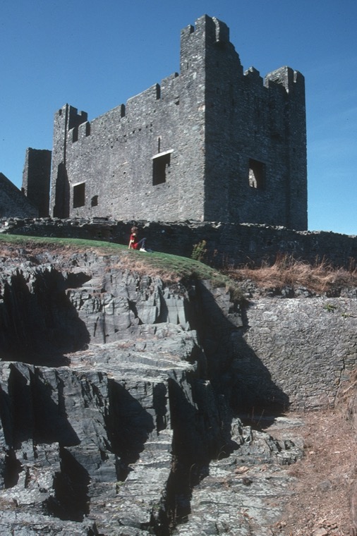 Greencastle was built at the mouth of Carlingford Lough on the northern shore in the 13th century. It originally consisted of a deep moat, a curtain wall with corner towers, a keep, and other buildings within the ward. Newry and Mourne Museum Collection Greencastle was built at the mouth of Carlingford Lough on the northern shore in the 13th century. It originally consisted of a deep moat, a curtain wall with corner towers, a keep, and other buildings within the ward. Newry and Mourne Museum Collection