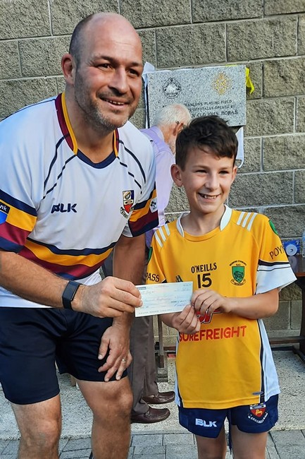Redmond O'Hanlon GAC were very proud to present a cheque for £1000 to Rory Best for his Children's Cancer Walk to Mayo. Ryan Watters is pictured making the presentation.