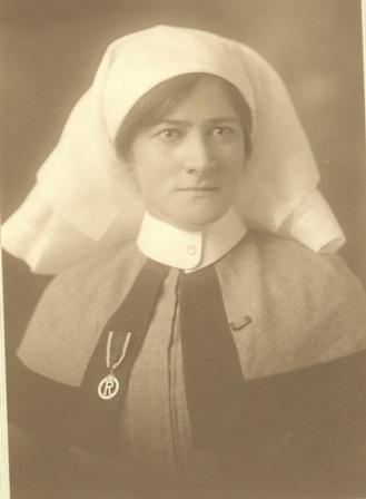 Margaret Anderson photographed at the time to the First World War wearing her Queen Alexandra’s Imperial Military Nursing Service (Reserve) medal. Newry and Mourne Museum Collection