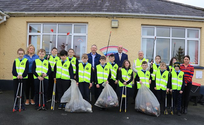 Despite the cold weather P7 pupils from Jonesborough Primary School went around the village and collected litter. Councillor Mickey Larkin Newry, Mourne and Down District Council representing Chairperson Councillor Cathy Mason, Councillor James Byrne Mayor of Drogheda and Vice Chairperson  County Louth Council made a visit to Jonesborough Primary School to congratulate the pupils, Principal Donal Keenan, Annie Ballance Eco-Team Leader, Sheila Treagy P7 Teacher on their fantastic effort.