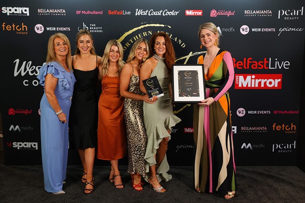 Excellence in Marketing Dr Emma Clinics Winner: Dr Emma Cunningham-Idowu (second from right) of Dr Emma Clinics is pictured with her team and their Award for Excellence in Marketing from Jolene Kelly, Head of Services at event partner Fetch Ireland (right).