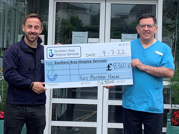 Rev Matthew Hagan is pictured at the Southern Area Hospice presenting his cheque to Fundraising Officer James McCaffrey. Rev Matthew Hagan is pictured at the Southern Area Hospice presenting his cheque to Fundraising Officer James McCaffrey.