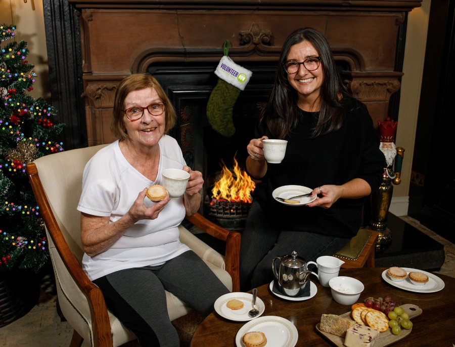 Volunteer Now Service User Jeanette Sharvin and Victoria O'Neill, Community Projects Officer for Volunteer Now.