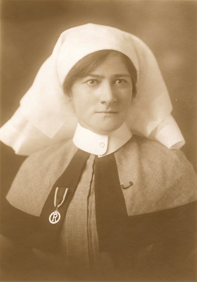 Margaret Anderson from Ballinran joined the QAIMNS(R) in 1916 and served at Mont Dore Military Hospital in Bournemouth, England. She received the Royal Red Cross, the highest decoration that could be conferred on a woman for nursing service from King George V in 1919. Courtesy of Elizabeth Warnock