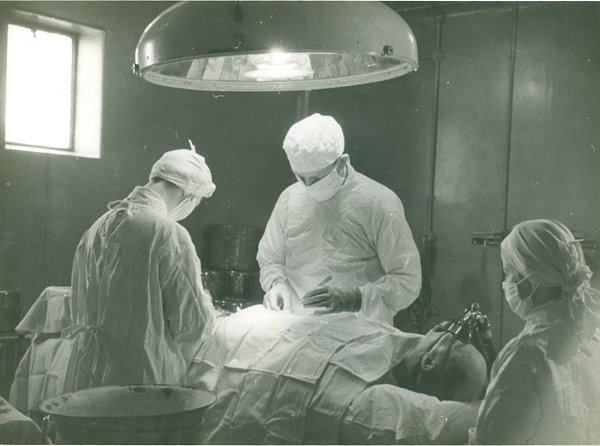 Christopher Shortall (centre) in theatre during his overseas service with the RAF in the Second World War. Courtesy of Dr Myles Shortall
