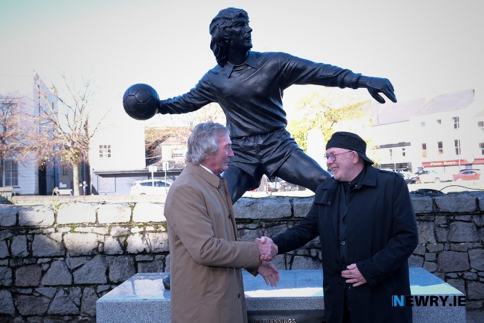 Pat Jennings congratulates Sculptor Andy Edwards on his new creation. Photograph: Columba O'Hare/ Newry.ie