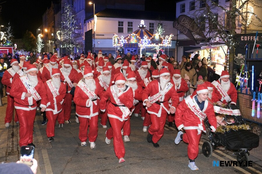 The Hospice Santa Dash gets under way in Newry. Photograph: Columba O'Hare/ Newry.ie 