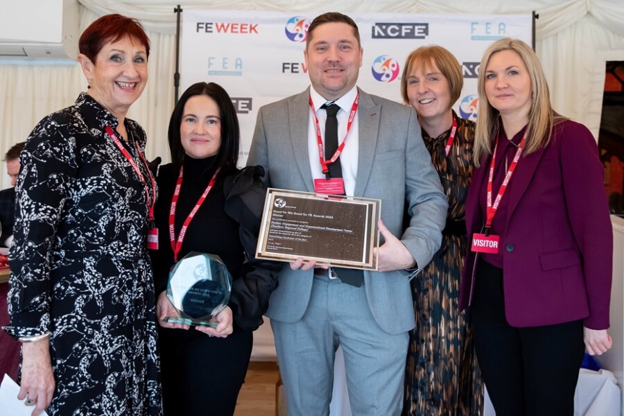 Presenting the Team/College Fundraiser of the Year Award to Southern Regional College was Dame Sally Dicketts. Pictured from left are: Dame Sally Dicketts, Bronagh Boyle (SRC Acting Human Resources Organisation Development Manager), Jason Brennan (SRC Student Engagement Manager), Helen O’Connor (SRC Acting Deputy Head Human Resources) and Lee Campbell (SRC Principal & CEO)