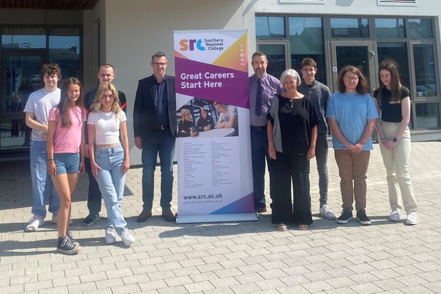 SRC’s top performing A-Level students pictured with Henry McCloy (Curriculum Area Manager) and Stephen Rogan (Head of Faculty) for the Faculty of Computing, Design & Academic Studies and Libby Shackels (Director of Curriculum). Included from left, back: Sean Colligan, Matthew Canniffe, Henry McCloy (Curriculum Area Manager), Stephen Rogan (Head of Faculty), Levente Eber, Gary Freeburn & Ciarrai McQuaid. Front: Sarah Stewart, Penny Boland & Libby Shackels (Director of Curriculum). 