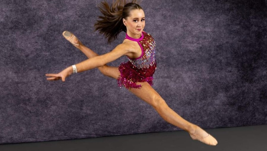 Isla Byrne one of the dancers selected for Prague.